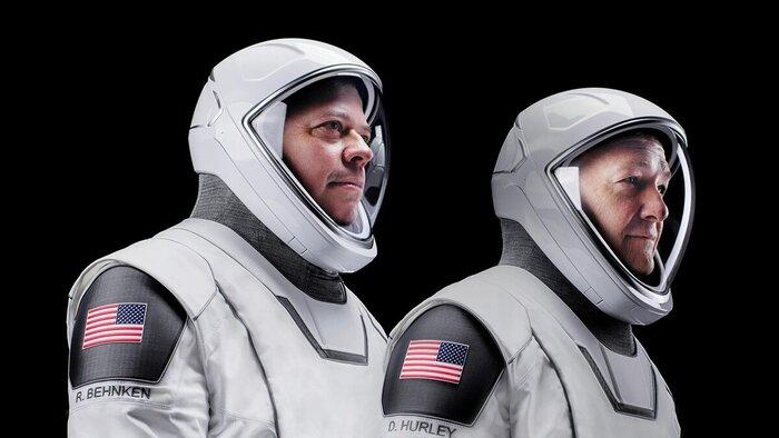 Чем космический скафандр компании SpaceX уступает российским скафандрам