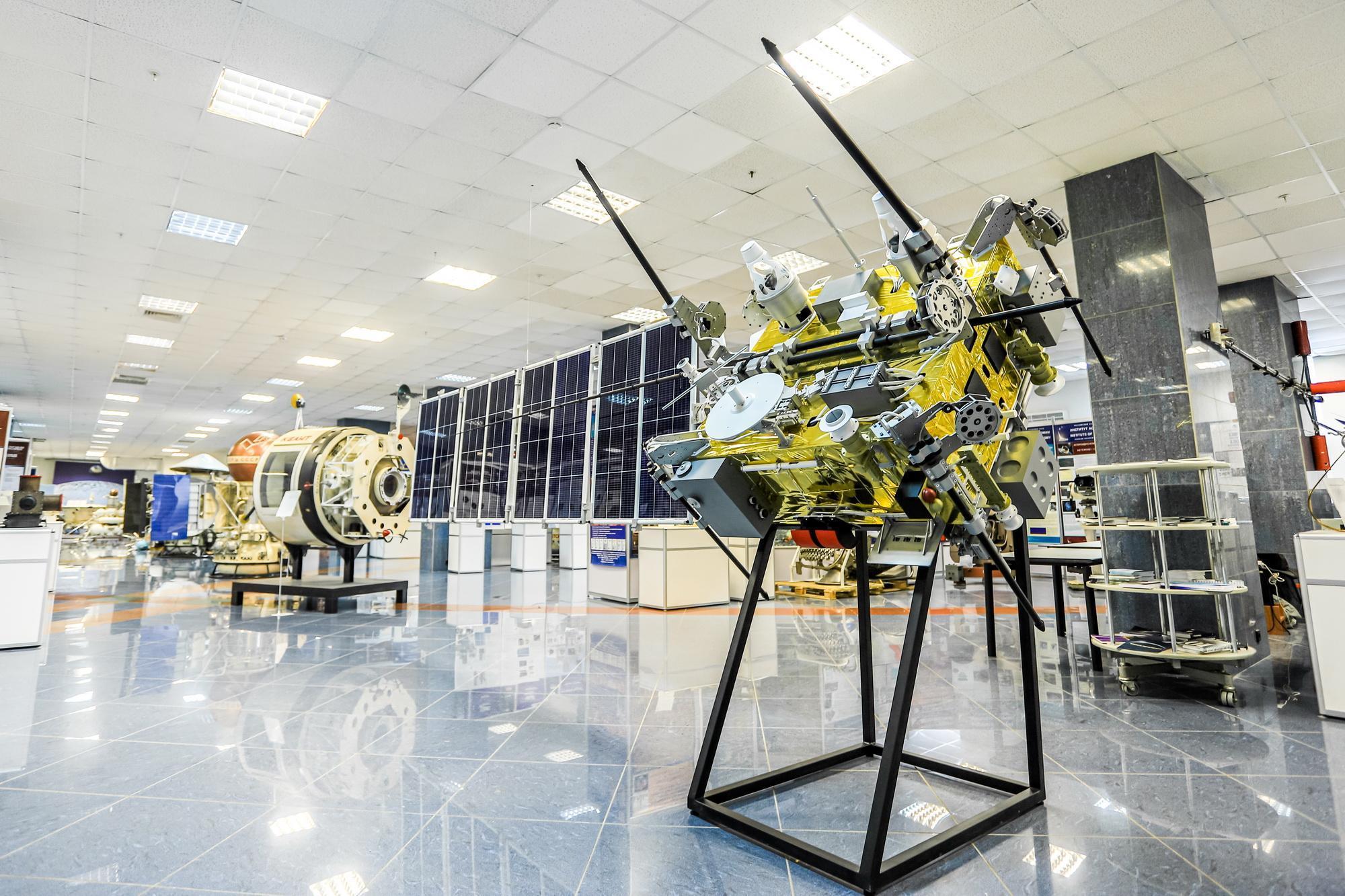 "Роскосмос" сообщил о выводе на орбиту двух спутников "Ионосфера-М"