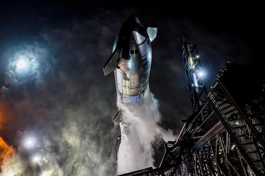 Starship впервые достиг орбиты, но не смог приводниться в океане 