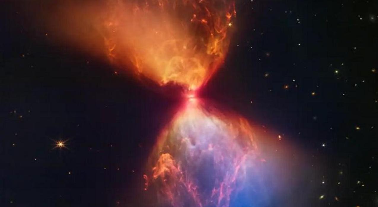 Протозвезды могут перекачивать материал издалека, обнаружили ученые