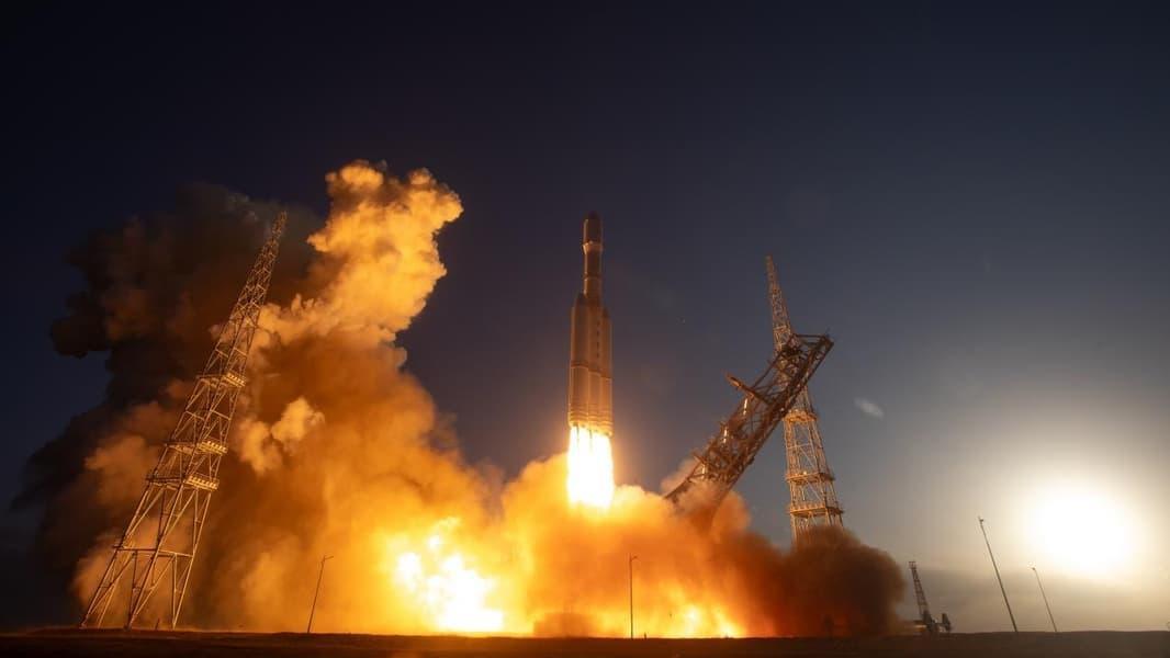 В Китае запустили «суперфабрику» для серийного производства ракеты «Лицзянь-2»