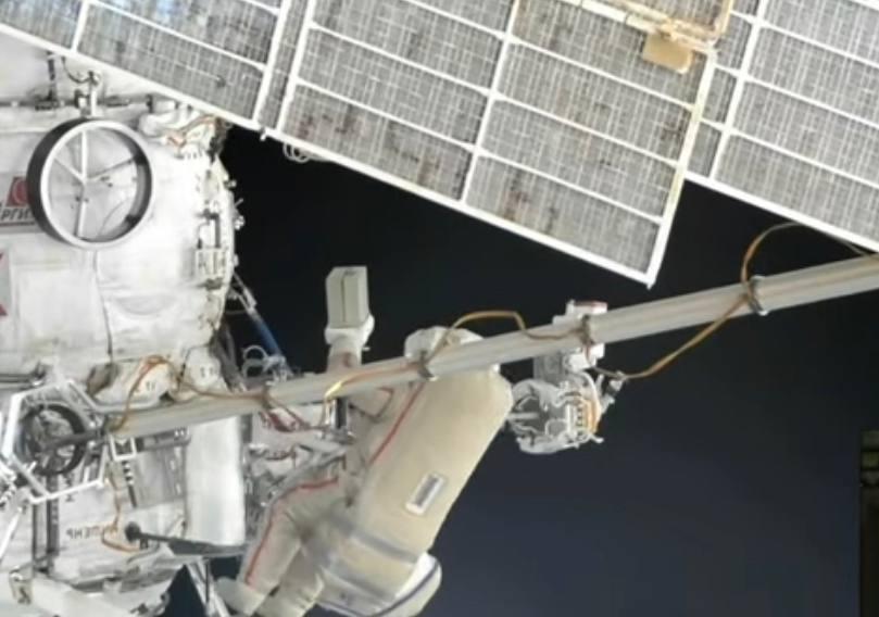 На МКС выполнили эксперимент «Перспектива-КМ» по разворачиванию космических конструкций
