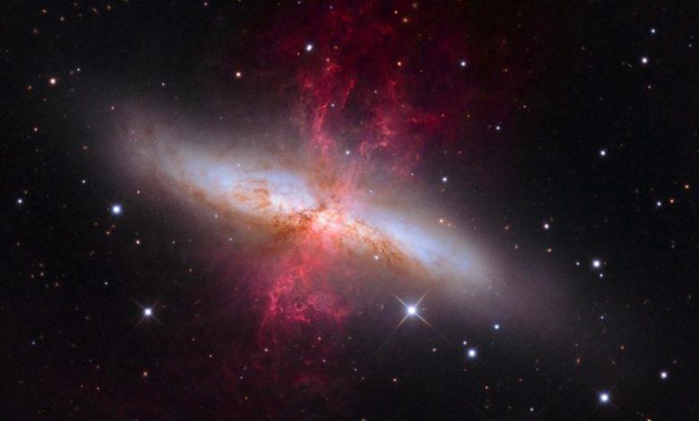 Ученые раскрыли тайны сверхмощных галактических ветров с помощью телескопа «Джеймс Уэбб»  