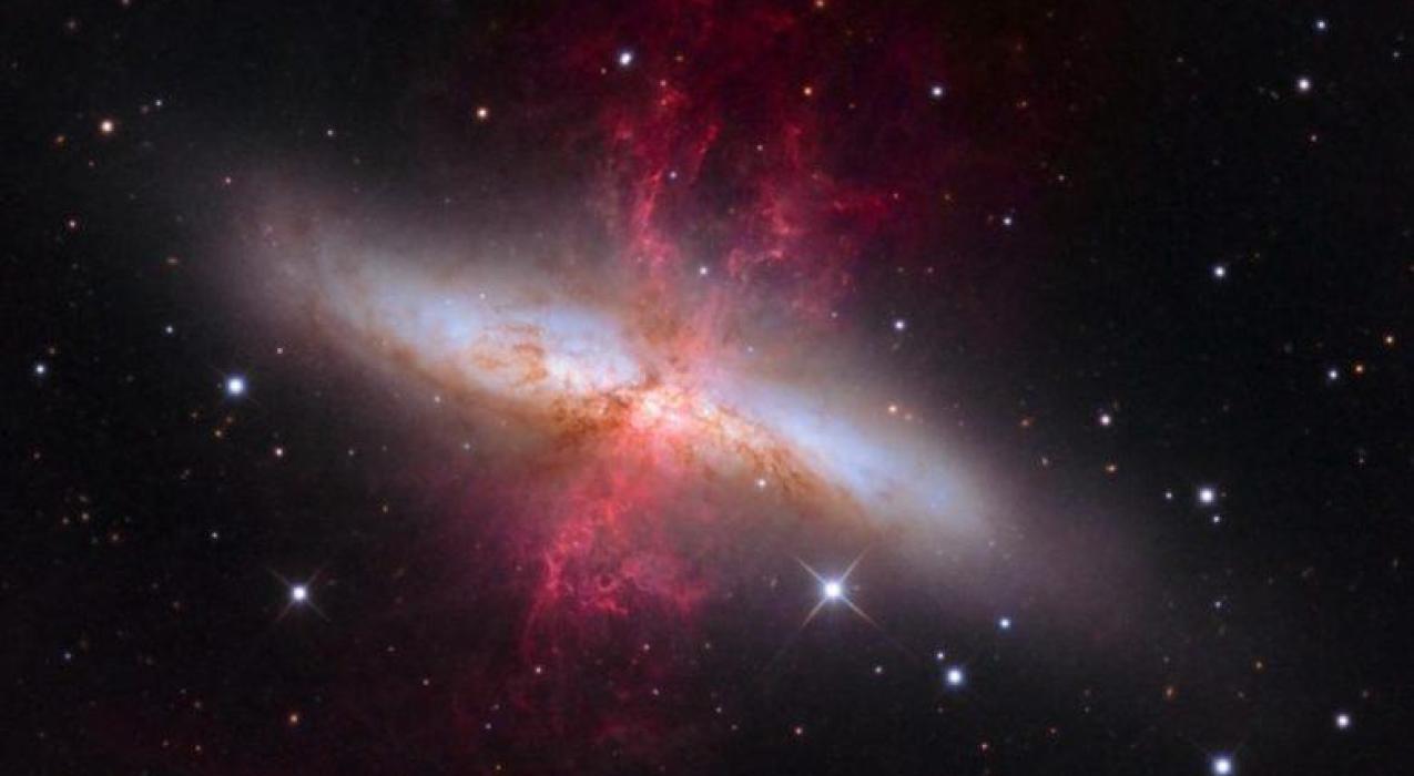 Ученые раскрыли тайны сверхмощных галактических ветров с помощью телескопа «Джеймс Уэбб»  