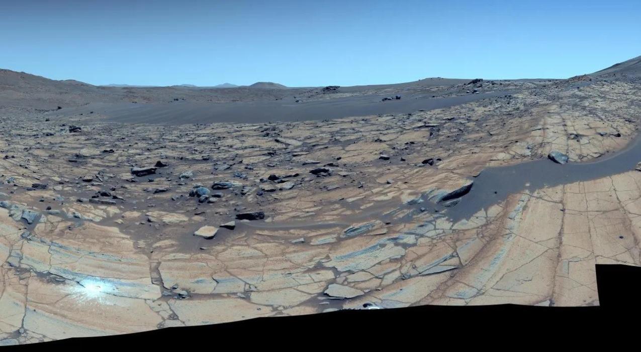 Марсоход Perseverance запечатлел невероятно четкую панораму Марса  