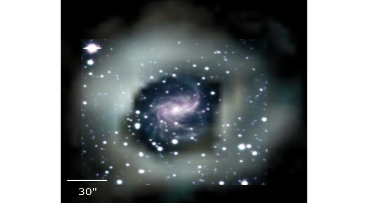 Астрономы отыскали двух кандидатов в спиральные галактики с полярными кольцами