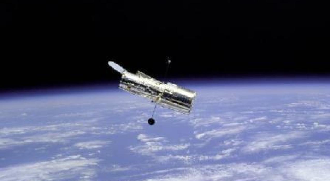 Ученые из Томска нашли способ защитить спутники от космического мусора