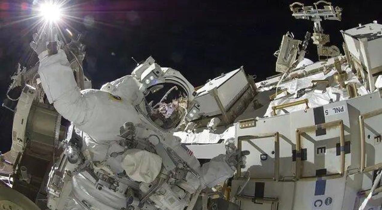 Выход в космос пошёл не по плану: астронавты NASA столкнулись с проблемой на МКС