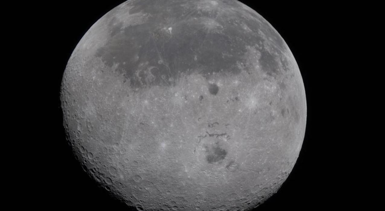 Orion завершил облет Луны и направляется обратно на Землю