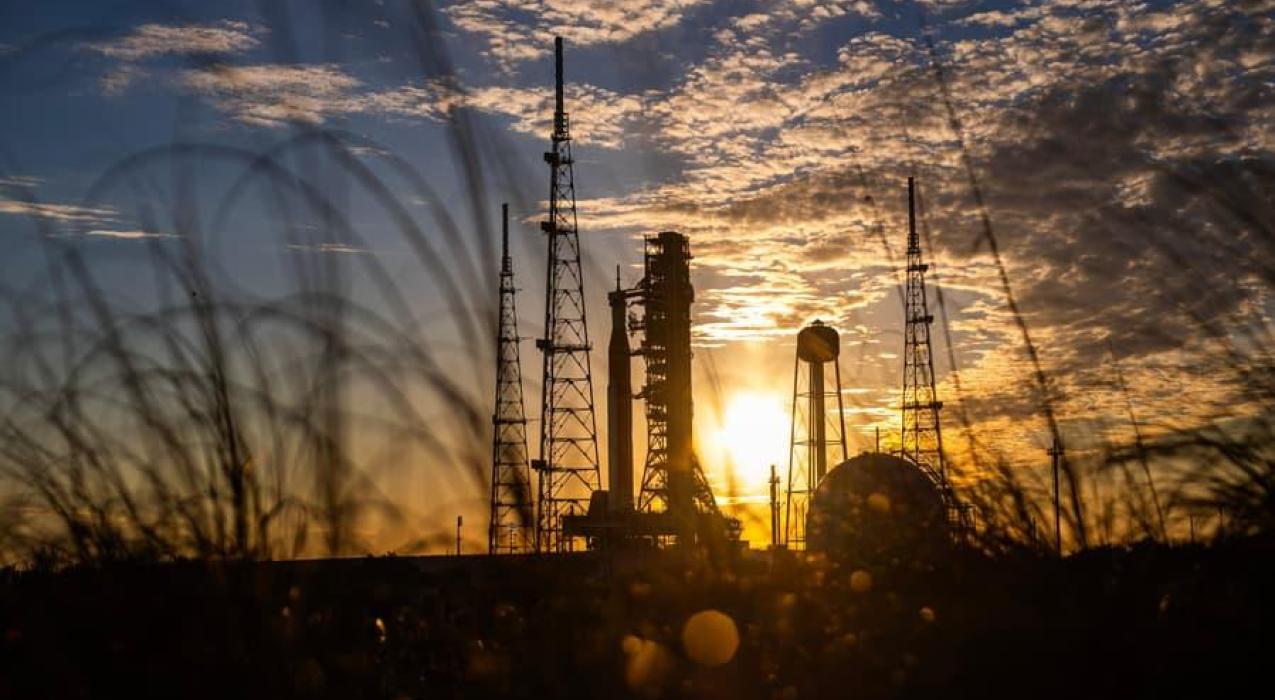 Возвращение людей к Луне: больше никаких проверок, ракету Space Launch System заправят один раз непосредственно в день запуска