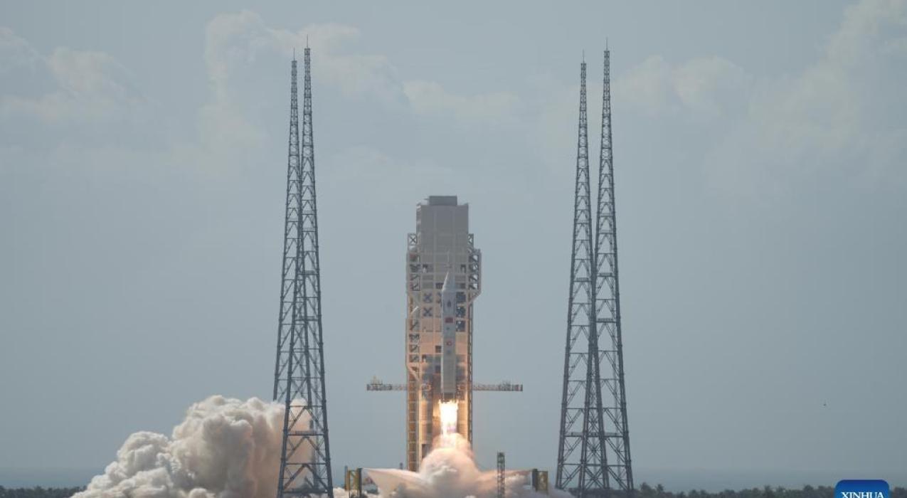 КНР испытала новую ракету "Чанчжэн-10" для полетов на Луну