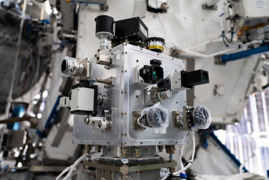 На МКС проверили «Солнце-Терагерц»: прибор поможет предсказывать вспышки на Солнце