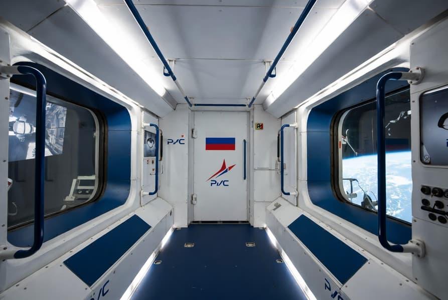 Космонавтов будут учить по-новому: для РОС готовят продвинутый VR-тренажер