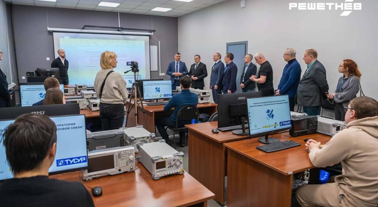 В Железногорске открылась уникальная лаборатория спутниковой связи