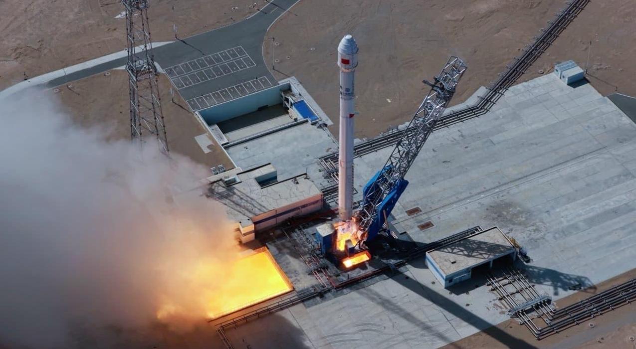 «Миссия завершилась полным успехом». Китайская Landspace успешно запустила модернизированную ракету Zhuque-2E Y6 на метане и кислороде