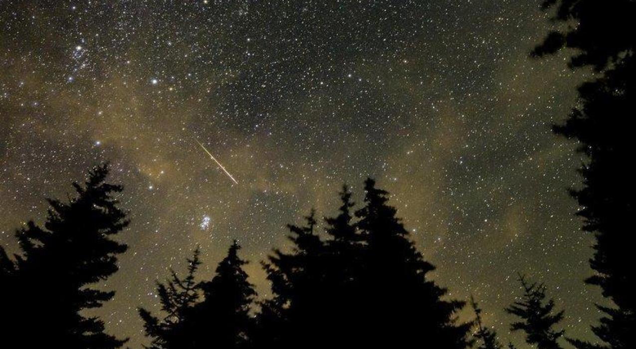 Галактики в космосе выстроились в гигантское кольцо. Астрономы такого прежде не видели