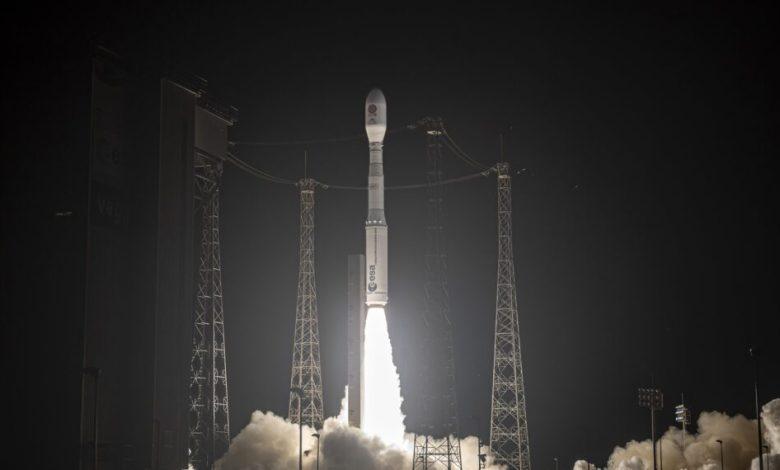 Совместная миссия Европы и Китая начала исследование взаимодействия солнечного ветра с Землёй  