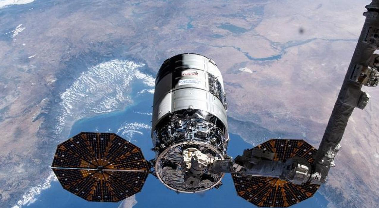 Повреждение грузового модуля Cygnus вынудило NASA перенести научные эксперименты на миссию SpaceX