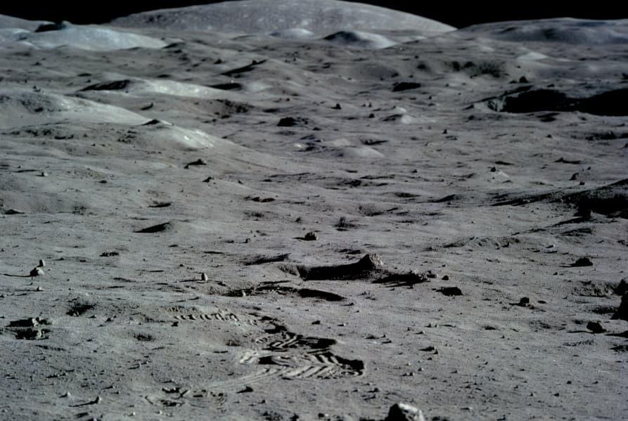 Россия уже отправила готовый детектор лунной пыли в Китай