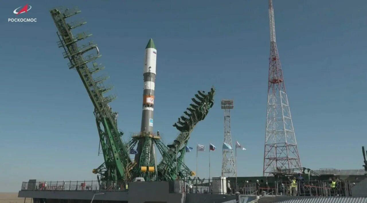 На Байконуре собрали ракету "Союз 2.1а" с кораблем "Прогресс МС-33"