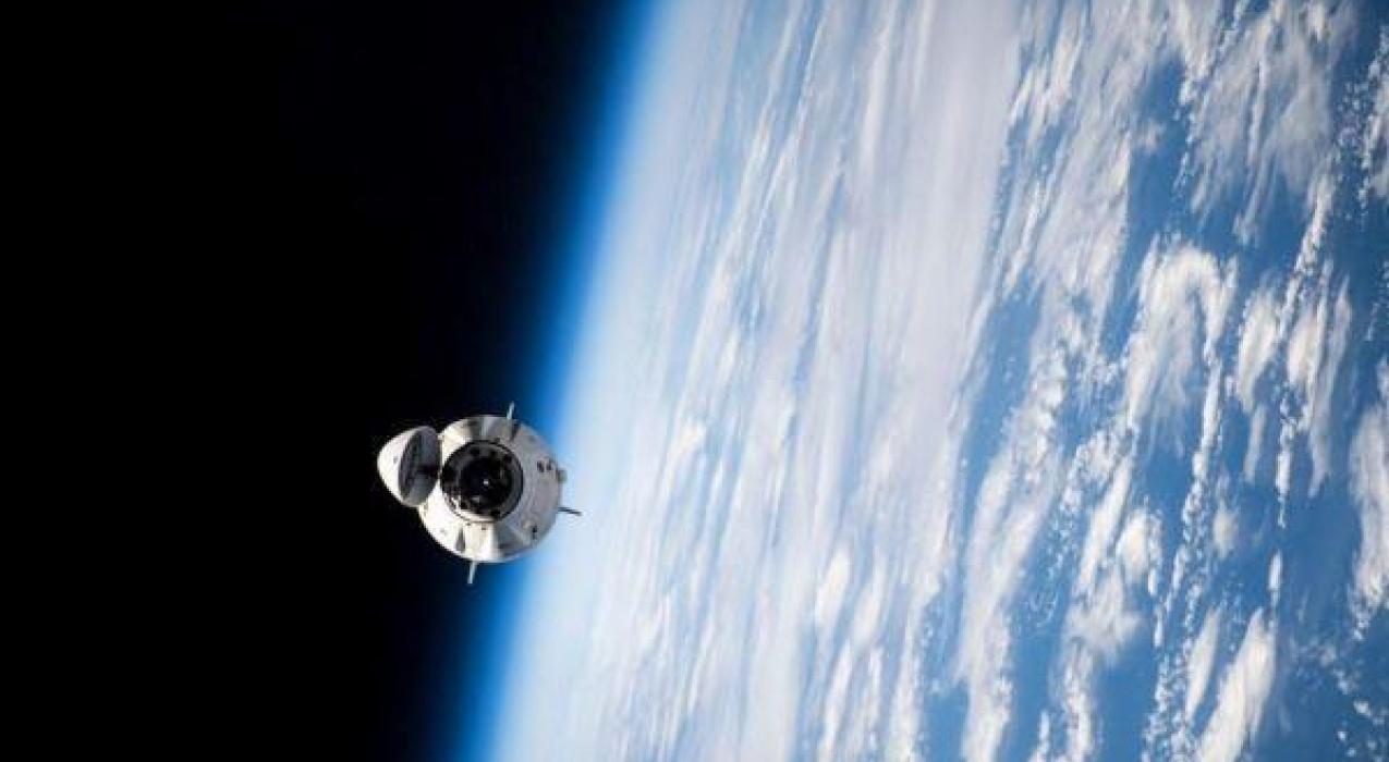 SpaceX вынуждена переместить капсулу Dragon у МКС и освободить место для Boeing Starliner