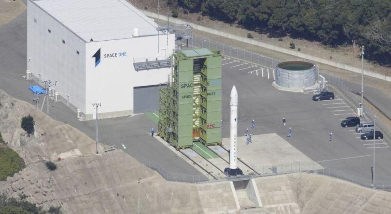 Случайный корабль сорвал пуск первой частной космической ракеты в Японии