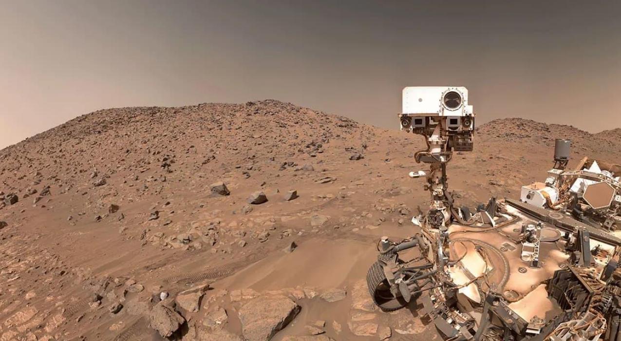 Ровер NASA Perseverance обнаружил сложную органику там, где миллиарды лет назад на Марсе было озеро