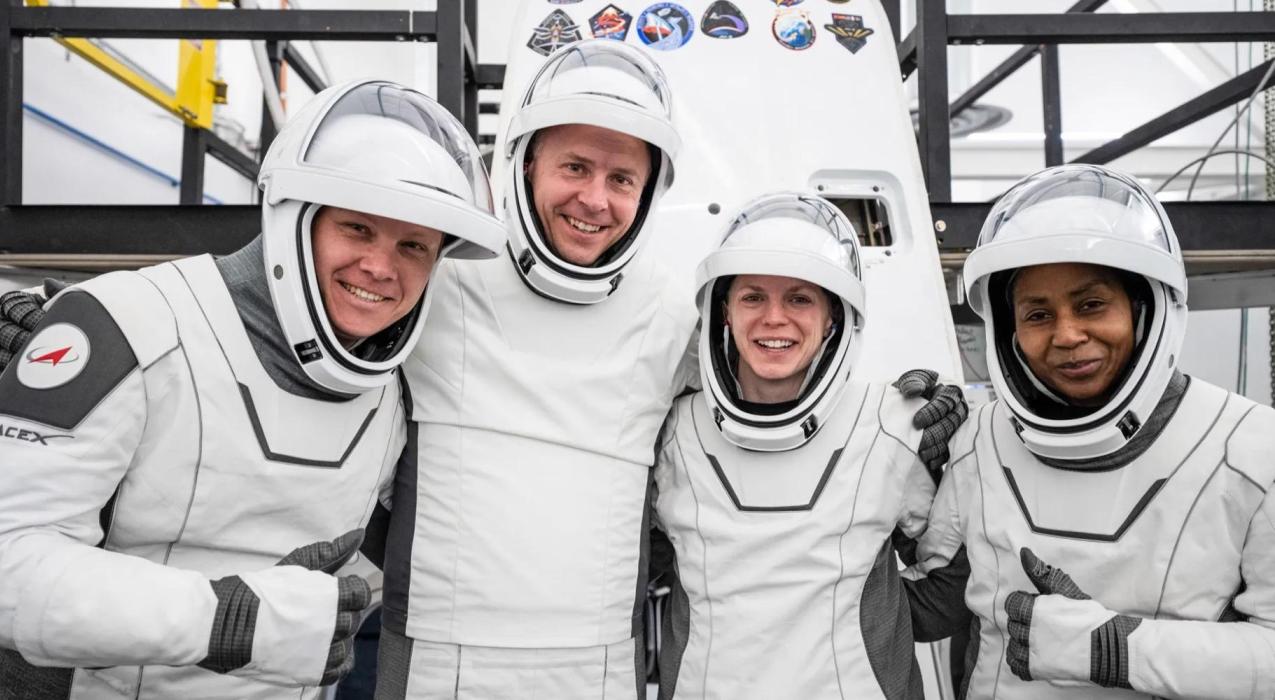 Экипаж миссии Crew-9 прибыл на космодром во Флориде