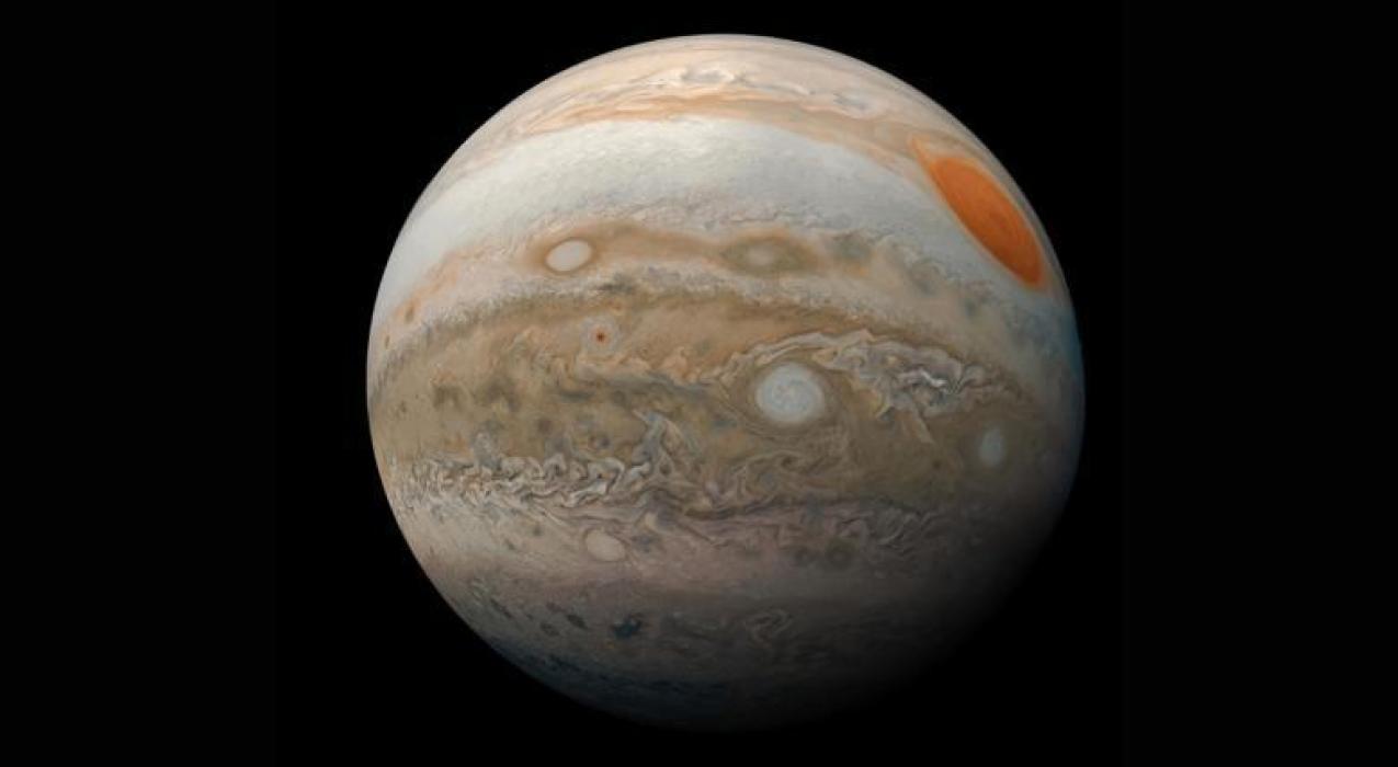 В атмосфере Юпитера оказалось больше кислорода, чем на Солнце, выяснили учёные